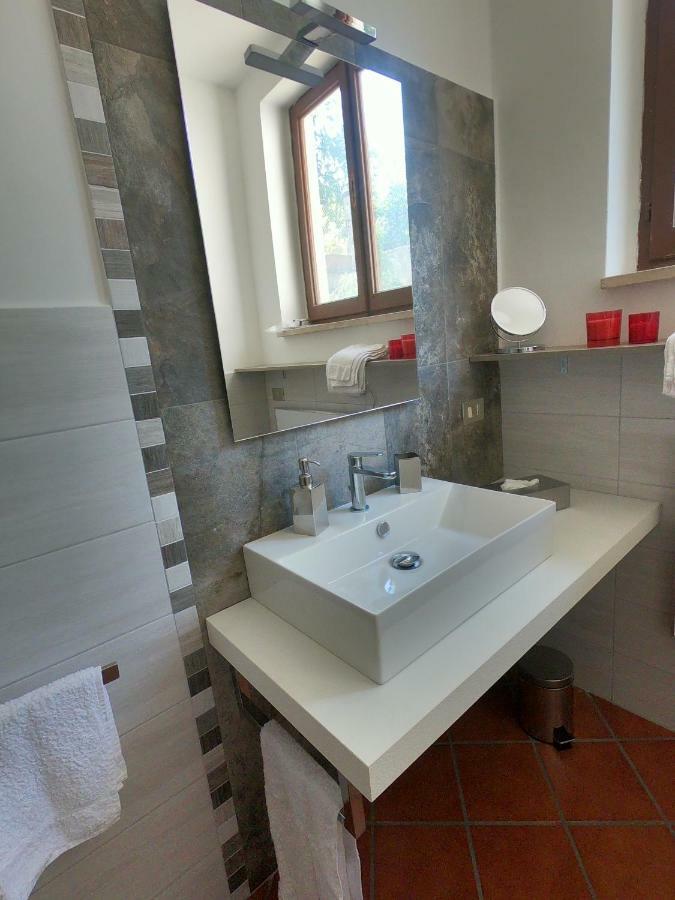 Il Giardino Segreto Apartment Carbognano ภายนอก รูปภาพ